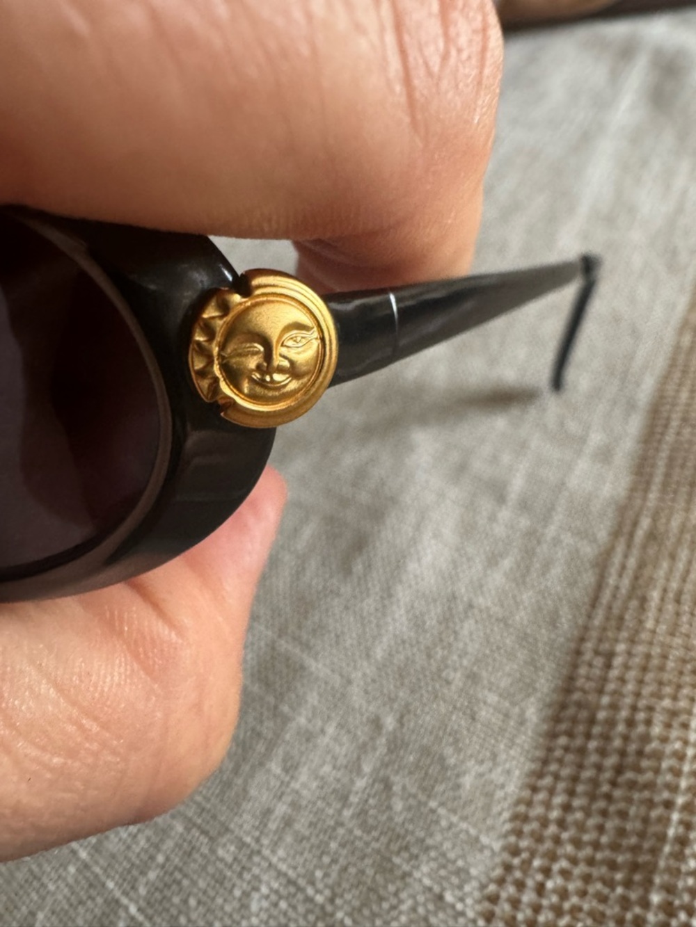 Kieselstein-Cord Sunseet “o”  Sunglasses with Gold Accent
